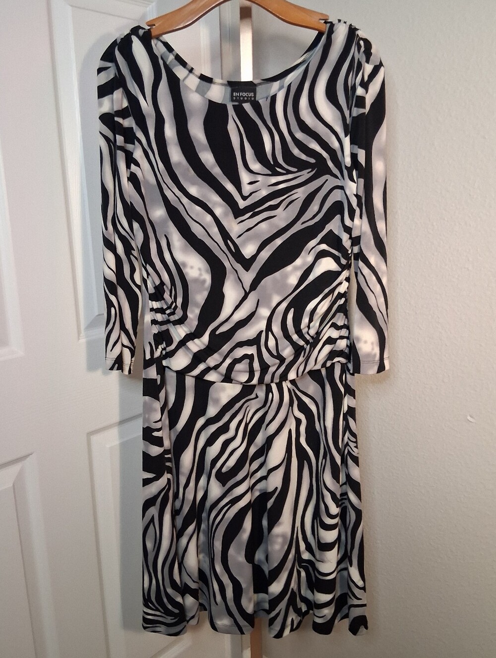 2/$5 - En Focus Studio Midi Dress Size 16